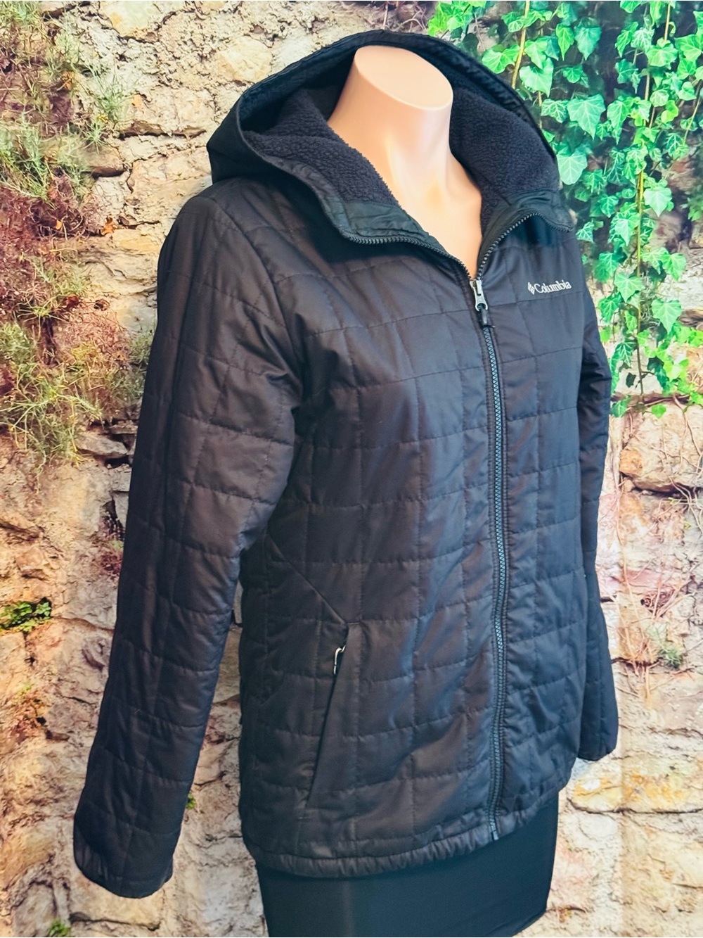 Columbia Women's Black Quilted Hooded Mid Weight Fall & Spring Jacket - Picture 2 of 4